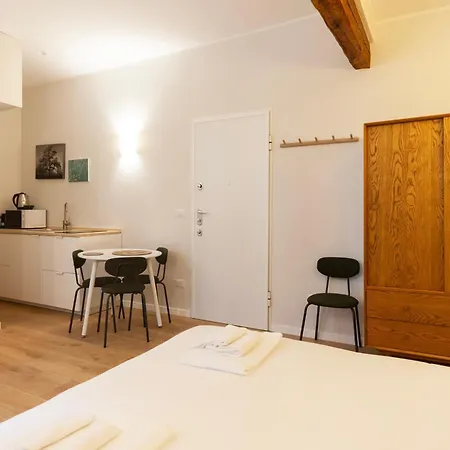 Youhosty - Ticinese 2 Mediolan
