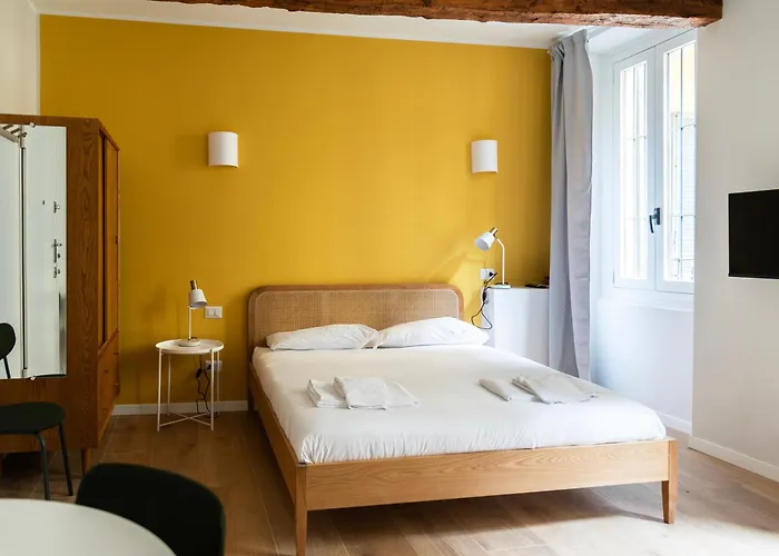 Apartament Youhosty - Ticinese 2 *