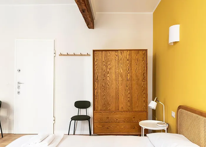 Apartament Youhosty - Ticinese 2 *